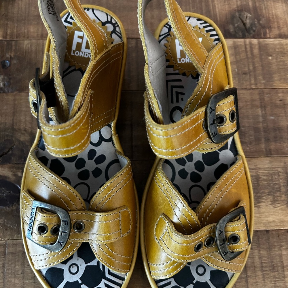 Fly London Leather Buckled Wedge Sandals size 36 Grannycore Eclectic Granny